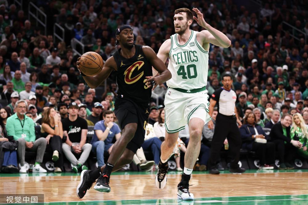 更加严格的 更加严格的