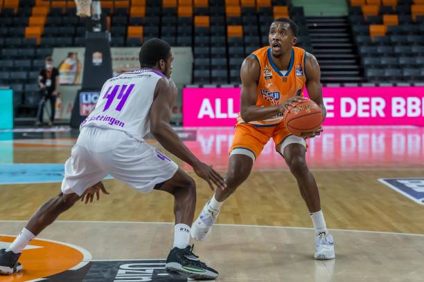 强的防守体 强的防守体