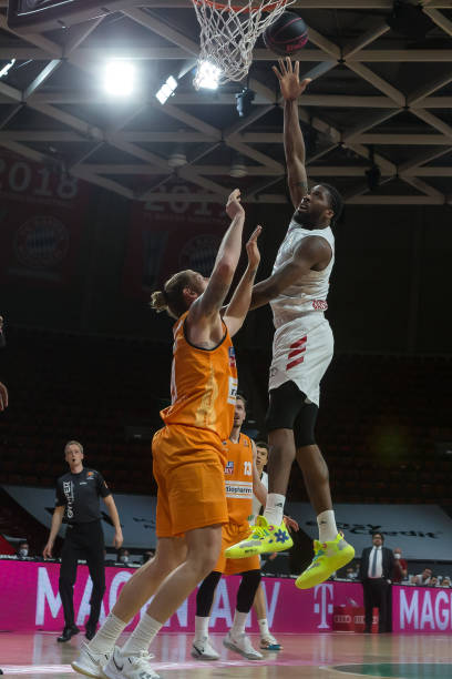 也折射出球 也折射出球